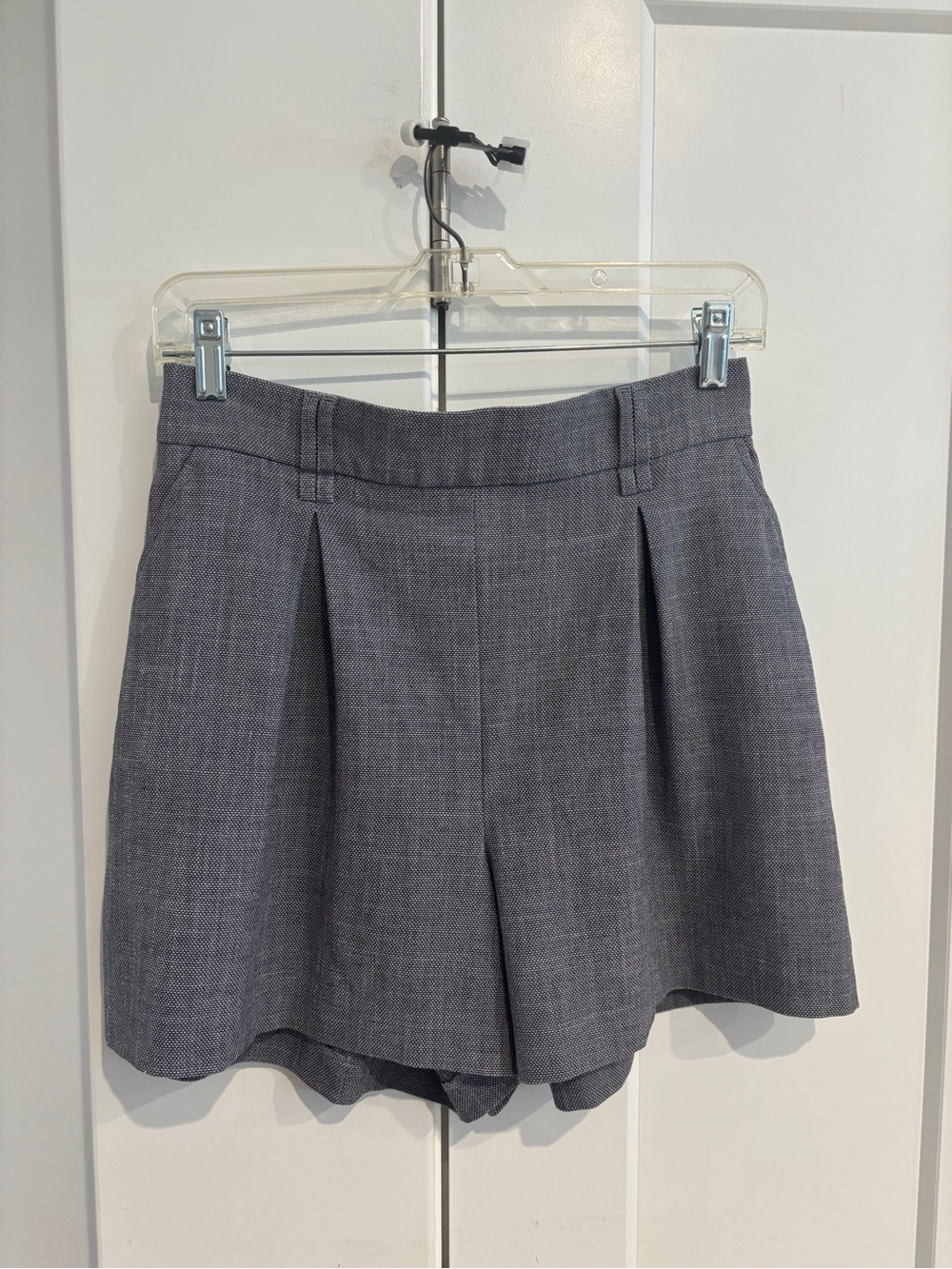 Calypso St. Barth Gray Pleated Tailored Shorts. Size 6